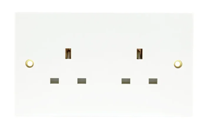 S132 NIGLON Artic Edge13A 2G UNSWITCHED SOCKET